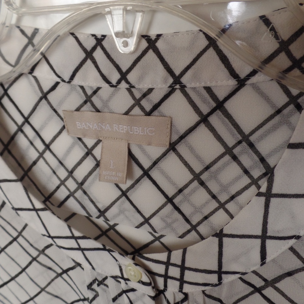 Banana Republic Ivory & Black Semi-sheer Blouse - Picture 5 of 9